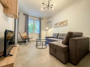 Downtown Retreat 67sqm apt in Neos Kosmos